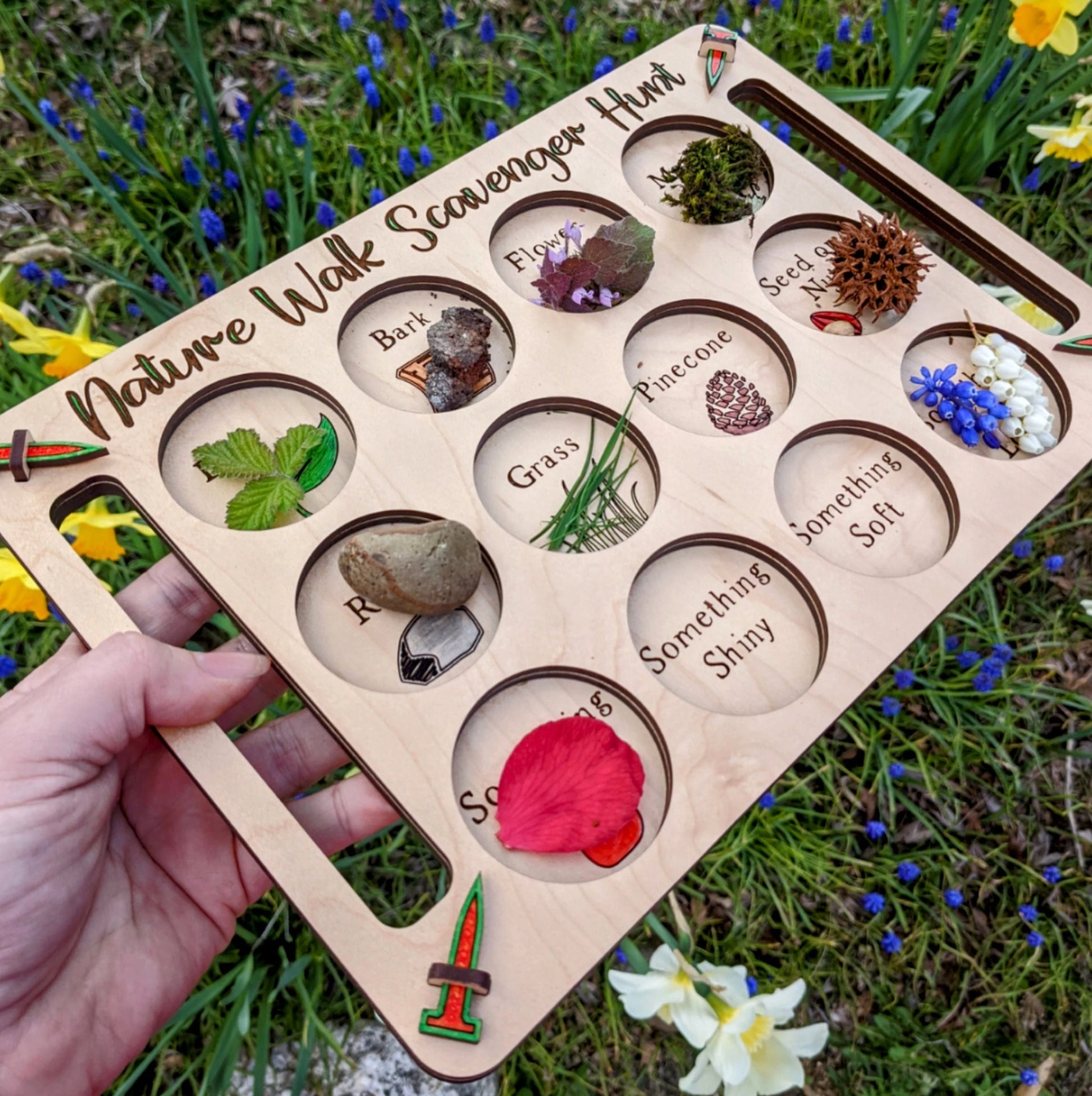 2 In 1 Beach Or Forest Scavenger Hunting Tray | Kids Outdoor Nature Activity Set | Assembly Required